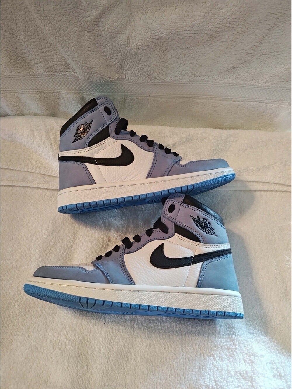 Size 4.5 / 6W Jordan 1 Retro OG High University Blue!! Extremely clean NDS!!